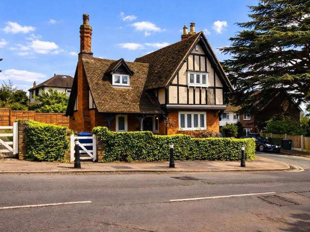 House for sale in Debden Green, Epping