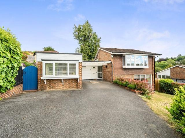 House for sale in Caterham Valley, Hillview