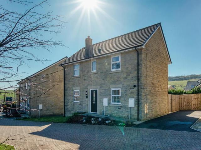House for sale in Charlesworth, East Midlands