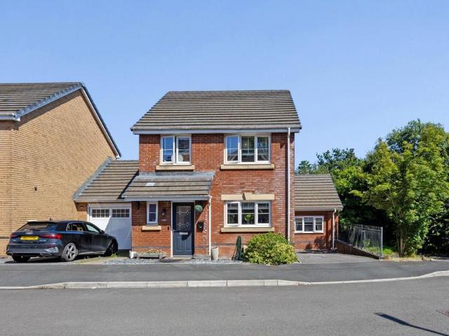 House for sale in Llanharry