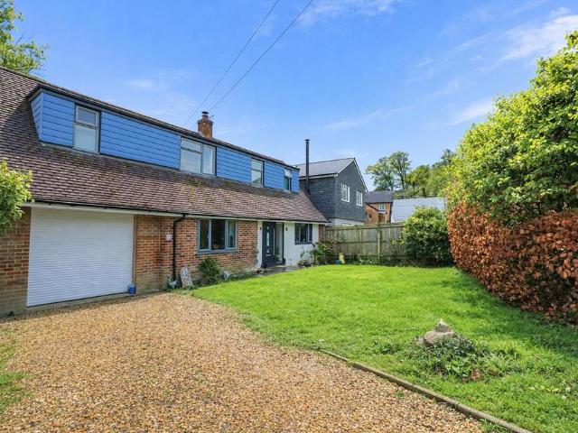 House for sale in Tilekiln, Guestling Green