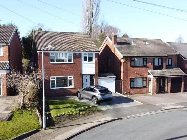 House for sale in Besses o' th' Barn, Bury