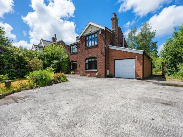 House for sale in Roby Mill, Lancashire