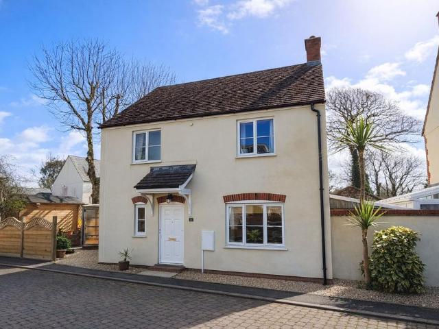 House for sale in Hendra Croft, Cornwall
