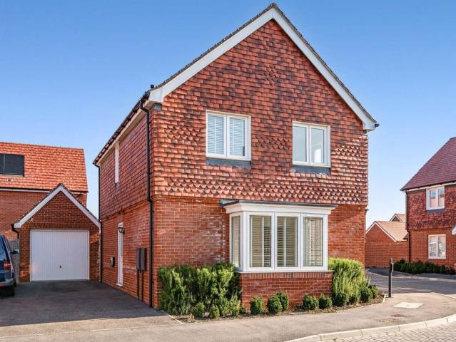 House for sale in Littlecote, West Sussex