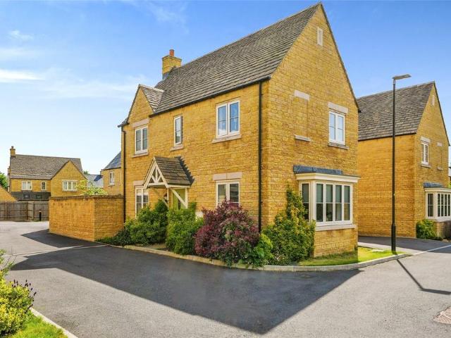 House for sale in Fossebridge, Gloucestershire