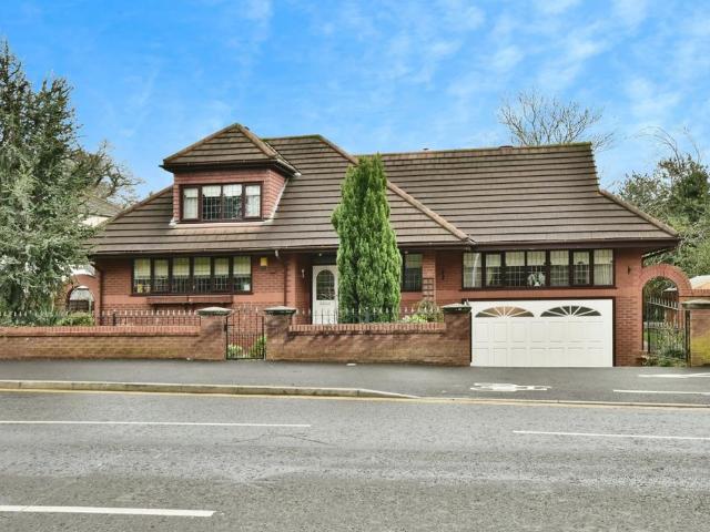 House for sale in Gatley, Greater Manchester
