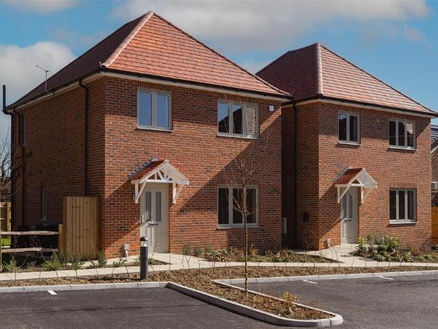 House for sale in Burstow, Hillview