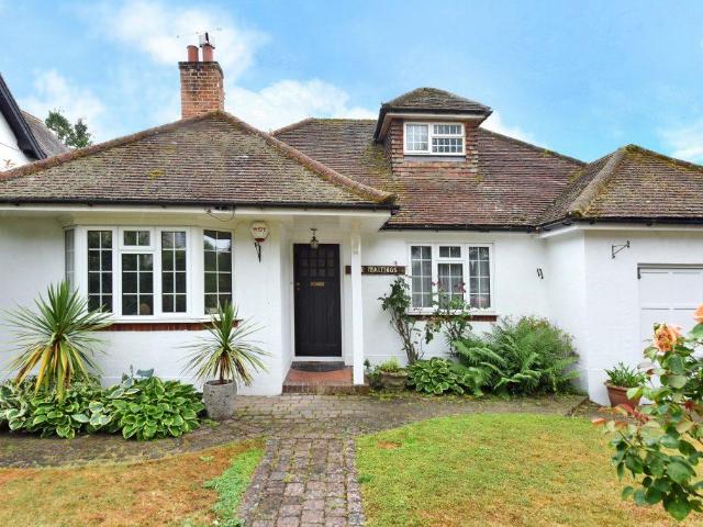 House for sale in Lower Halliford, Surrey