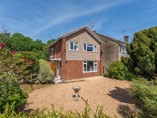 House for sale in Hedge End, Helford