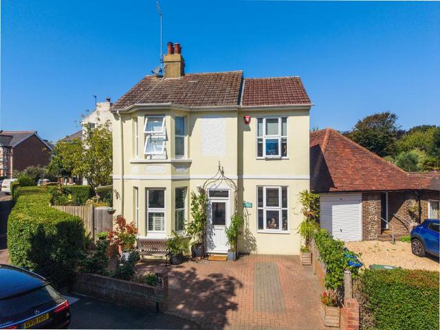 House for sale in Fishersgate, West Sussex