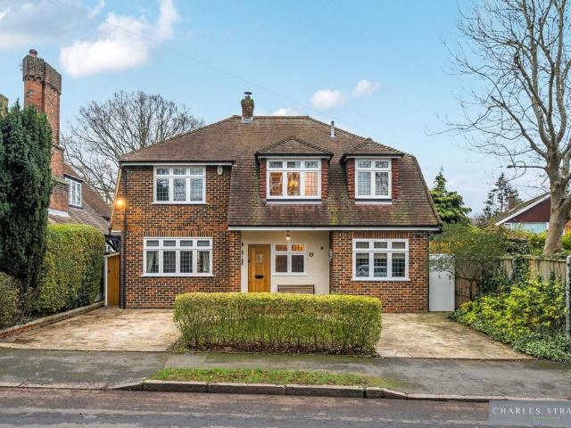 House for sale in Gidea Park, Greater London