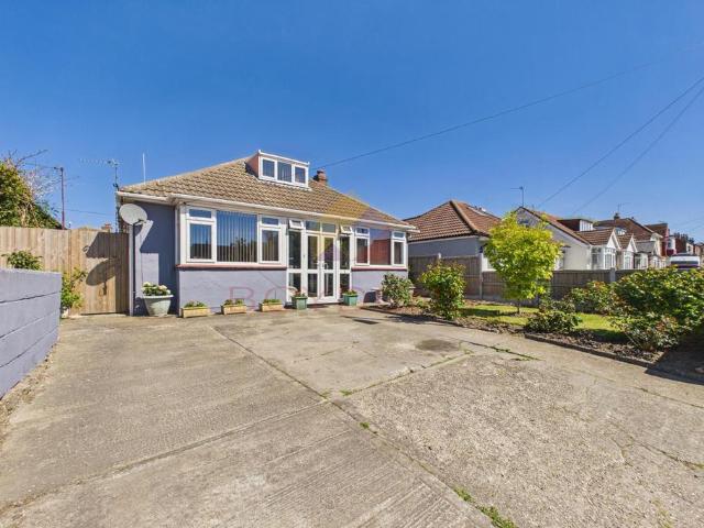 House for sale in Frinton and Walton, Dale Hill