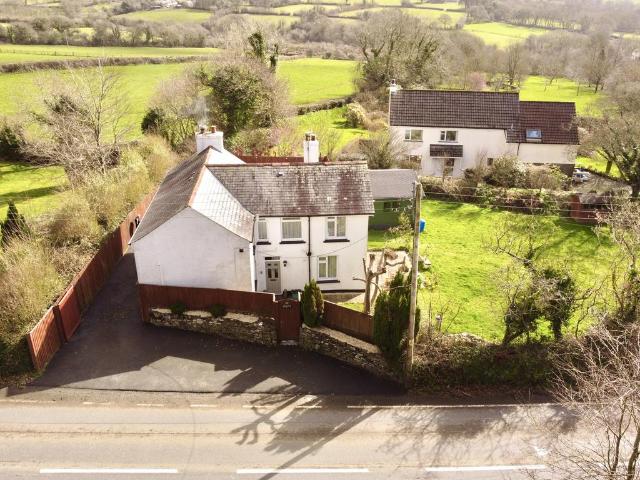 House for sale in Weir Quay, Devon