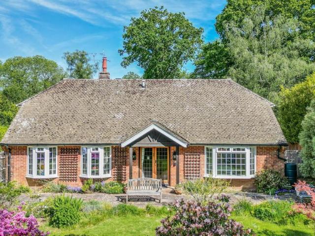 House for sale in Hurst Green, Heathlands
