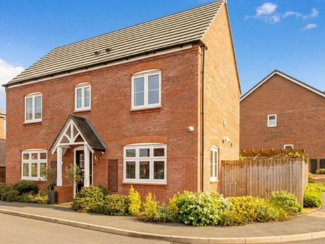 House for sale in Radford Semele, Warwick
