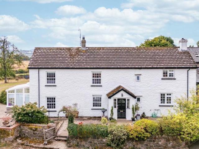 House for sale in Llanbadoc, Wales