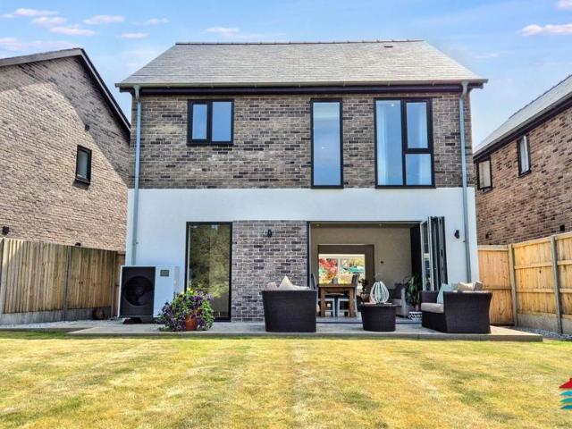 House for sale in Pwllheli