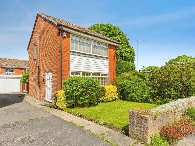 House for sale in Guide Bridge, Greenheys