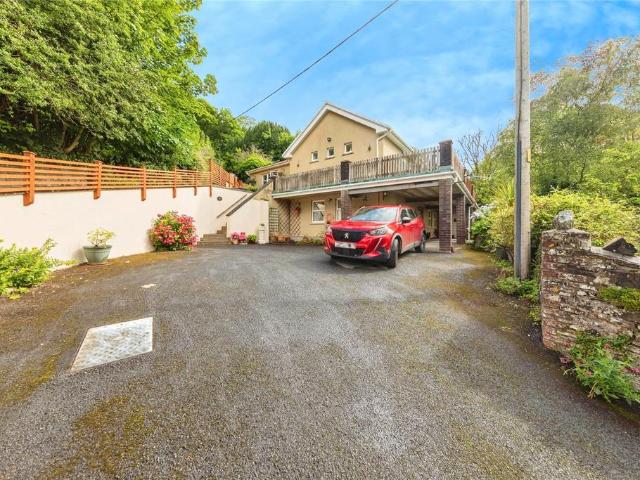 House for sale in Llansteffan