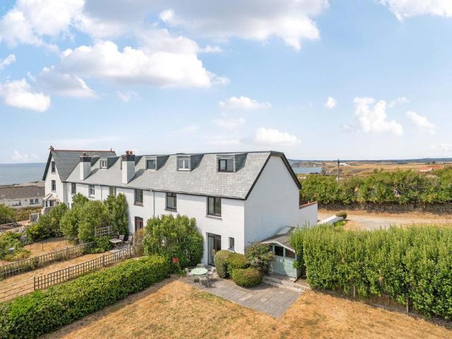 House for sale in Mullion, Cornwall