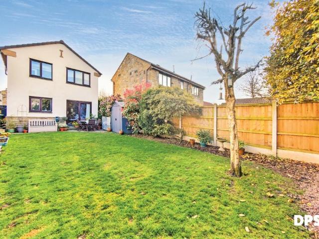 House for sale in Lofthouse, West Yorkshire