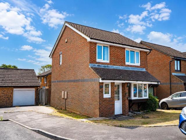 House for sale in Silverhill Park, Guestling Green