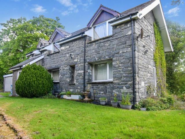 House for sale in Llandderfel