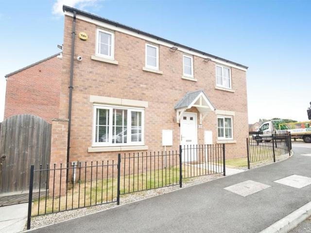 House for sale in Pogmoor, South Yorkshire