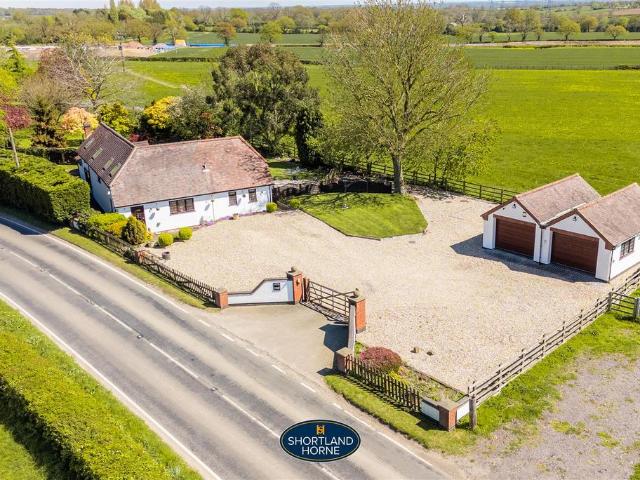 House for sale in Wood End, Gun Hill