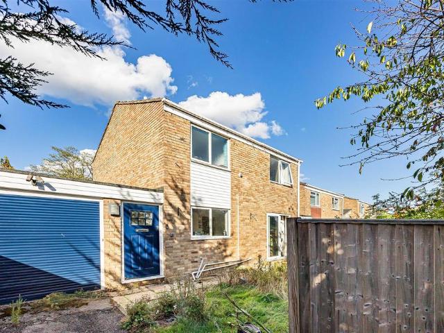 House for sale in Caversham Park Village, Reading