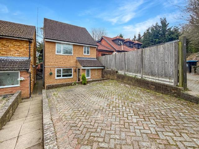 House for sale in Pouchen End, Hertfordshire