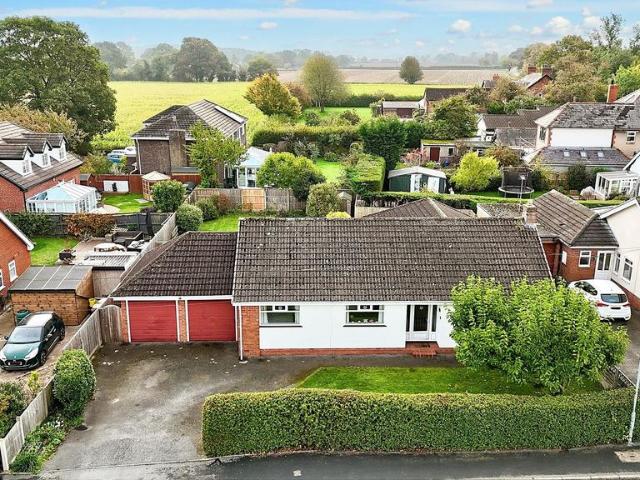 Bungalow for sale in Newhall