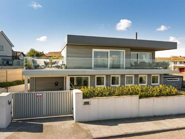 House for sale in Acol, Kent