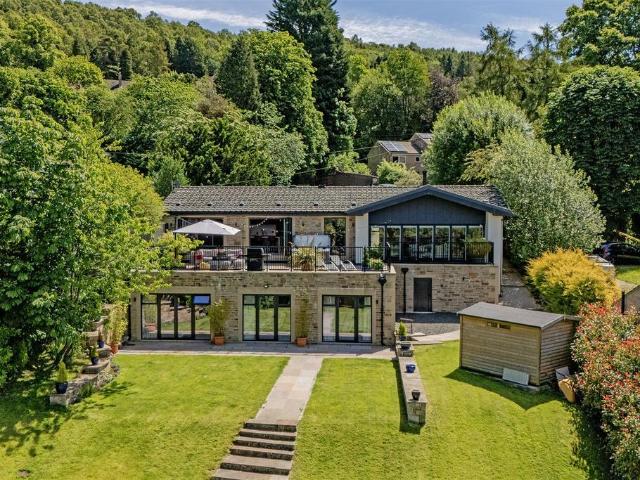 House for sale in Froggatt, East Midlands