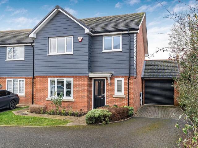 House for sale in Thorpe, Row Town