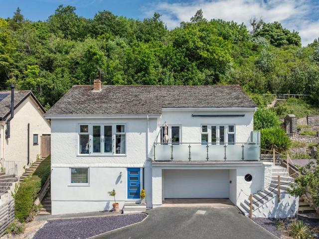 House for sale in Craigside, Wales
