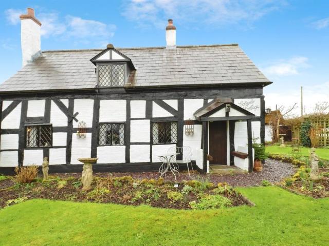 House for sale in No Man's Heath, Cheshire