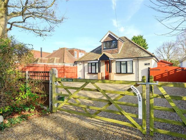 House for sale in Heol-las, Surrey
