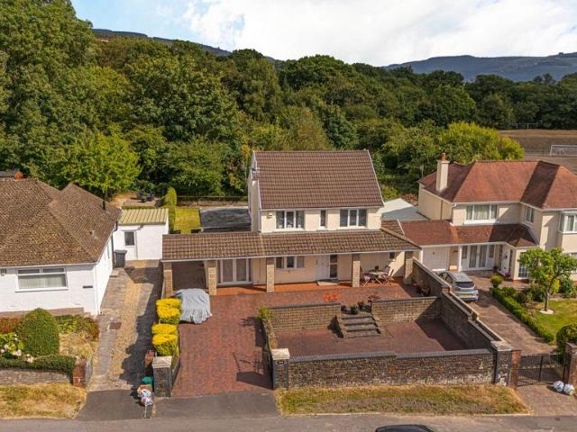 House for sale in Llwydcoed