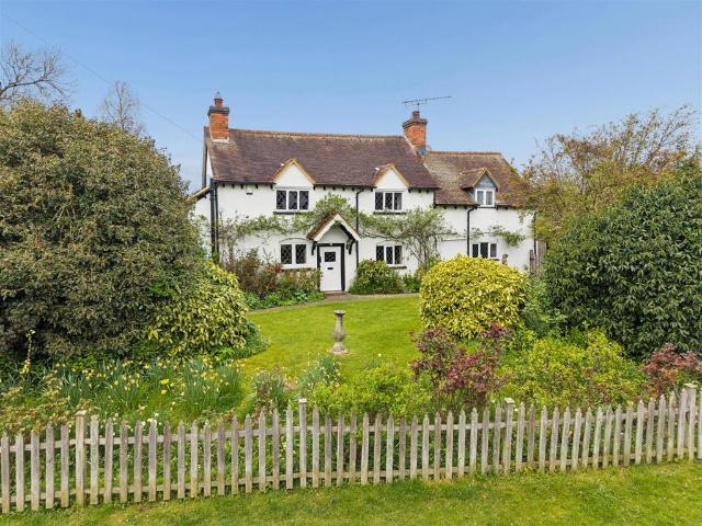 House for sale in Newton Longville, Buckinghamshire
