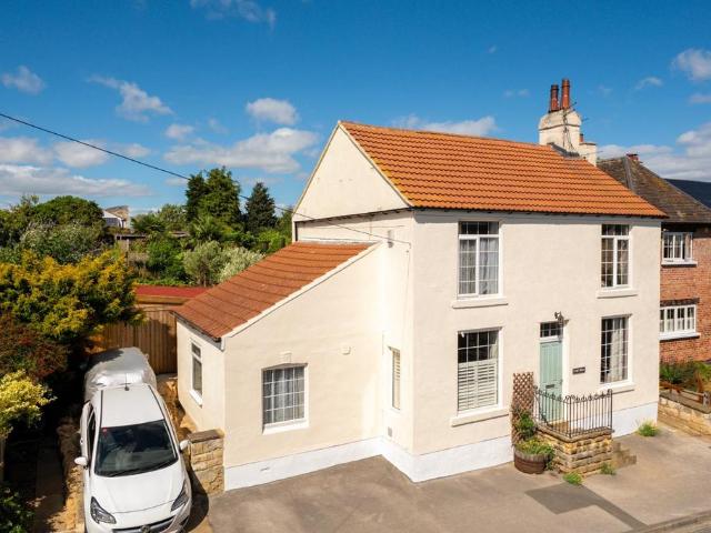 House for sale in Walton, West Yorkshire
