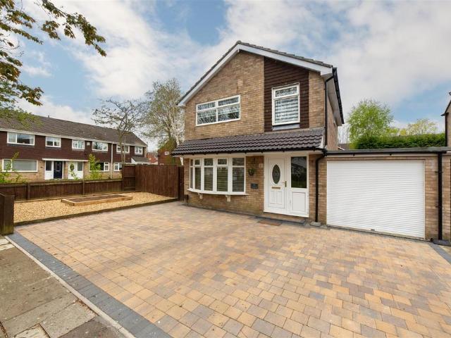 House for sale in Kingston Park, Newcastle Upon Tyne