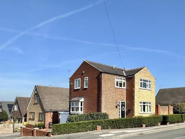 House for sale in Norristhorpe, West Yorkshire