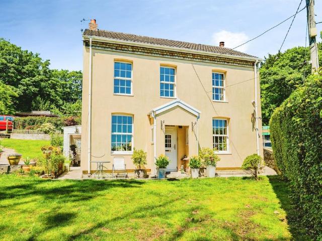 House for sale in Heol-y-cyw, Wales