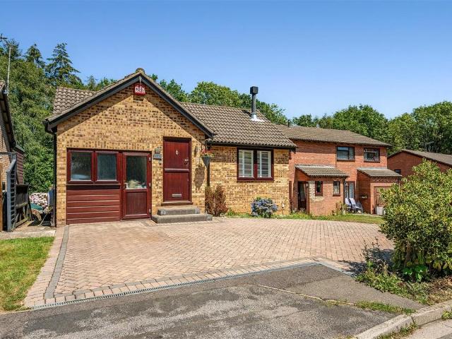 House for sale in Spring Vale, Hampshire