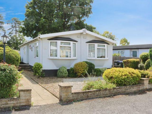 Park Home for sale in Wexham, George Green