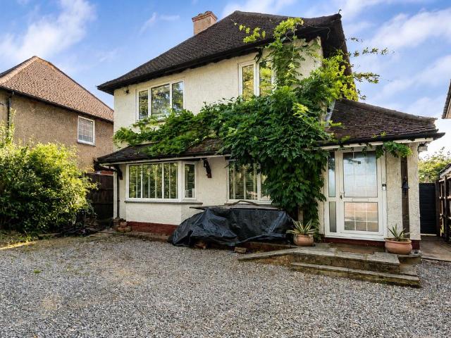 House for sale in Fole, Surrey