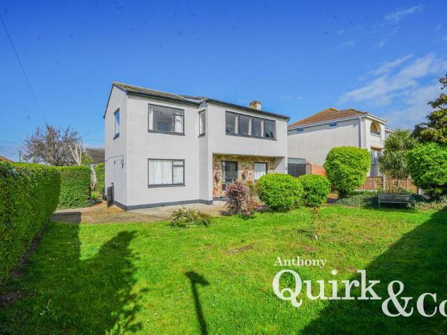 House for sale in Leigh Beck, Essex