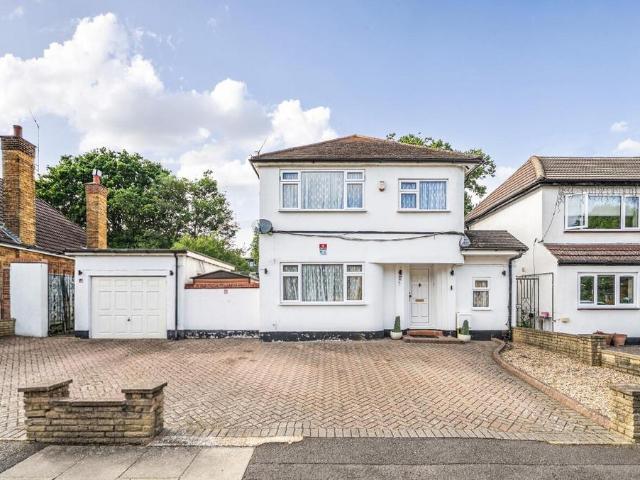 House for sale in Harrow Weald, Greater London